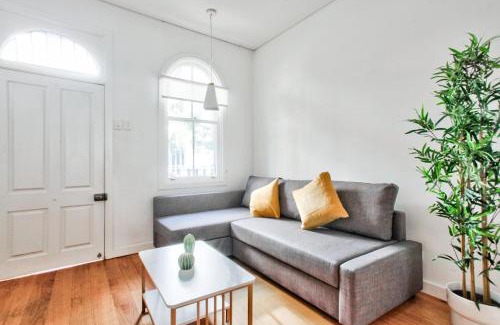 Surry Hills House | Astounding 3 Bedroom House Surry Hills 2 E-Bikes Included