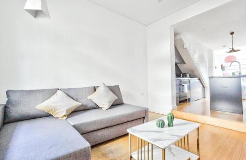 Surry Hills House | Astounding 3 Bedroom House Surry Hills 2 E-Bikes Included