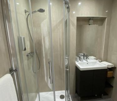 Hastings Hotel | Astral Lodge
