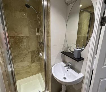 Hastings Hotel | Astral Lodge
