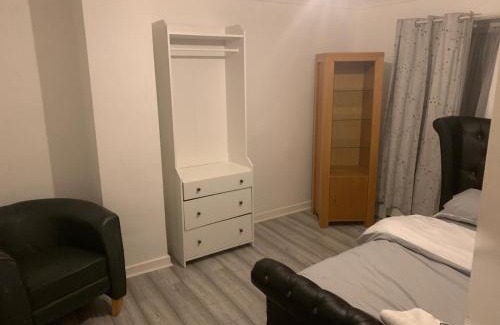 Stanford-le-Hope Bed & Breakfast | At Apex house