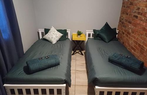 Vanderbijlpark House | At Bijl guesthouse
