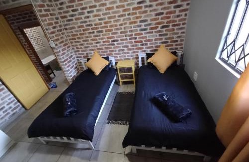 Vanderbijlpark House | At Bijl guesthouse