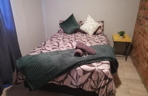 Vanderbijlpark Apartment | At Bijl guesthouse self catering apartment unit