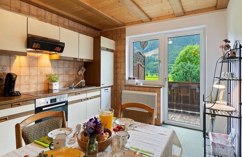 Muhlbach im Pinzgau Apartment | Chalet Bramberg near Ski Slopes