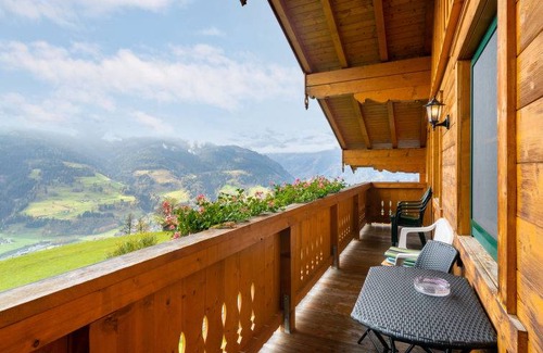 Bruck an der Grossglocknerstrasse House | 95 m² Farmhouse ∙ 2 bedrooms ∙ 5 guests