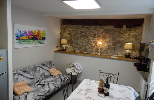 Carcassonne House | At Château de Jérôme, at the foot of the medieval town Pets welcome
