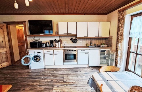 Saalfelden am Steinernen Meer Apartment | Beautiful apartment for 6 people with WIFI, TV, balcony and pets allowed