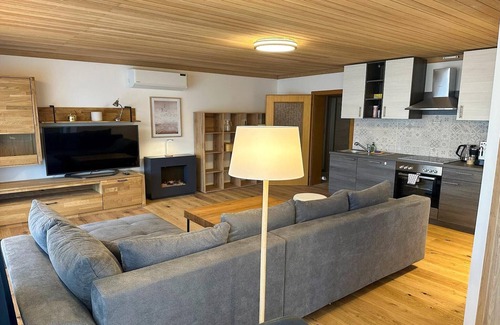 Saalfelden am Steinernen Meer Apartment | Apartment in Saalfelden near Ski Slopes