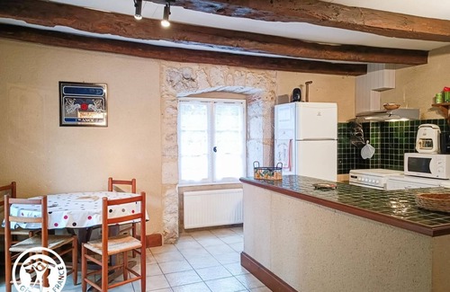 Parnac House | At the end of the village.