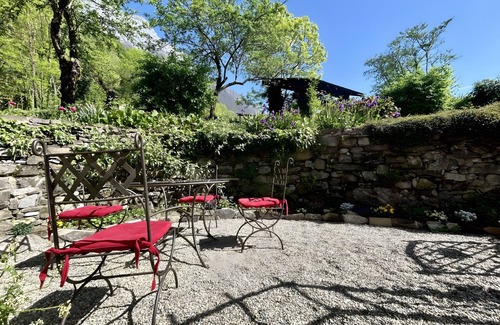 Saint-Pierre-d'Albigny House | At the Foot of the Castle - Parking, WiFi, Garden - Savoie College