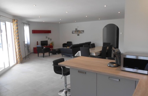Blauvac House | at the foot of the ventoux new quiet villa