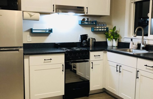 Hammond Apartment | At the Hammond Harbor, minutes to the Pacific Ocean, 2 bdr , 1 bath, sleeps 5ish