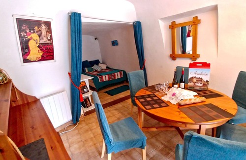 Amboise House | At The Secret Of The King, troglodyte house