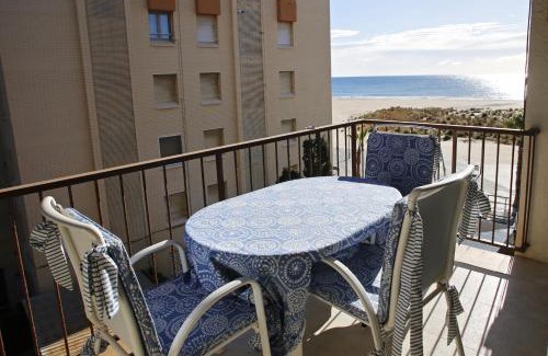 Torredembarra Apartment | AT060 Primera línea de la playa La Paella