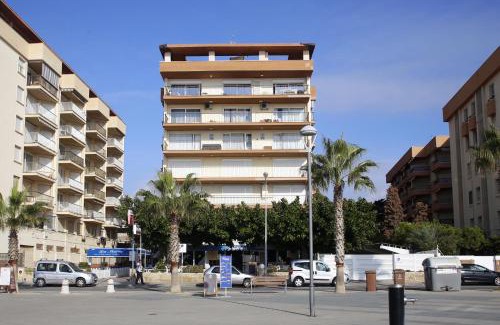 Torredembarra Apartment | AT060 Primera línea de la playa La Paella