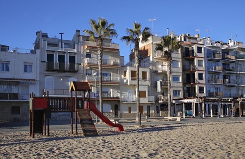 Torredembarra Apartment | AT076 Planta baja en 1ra línea del paseo marítimo