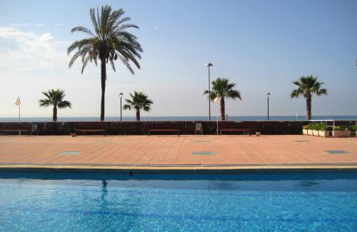 Torredembarra Apartment | AT080 Pins, comunidad con piscina en 1ra línea de la playa