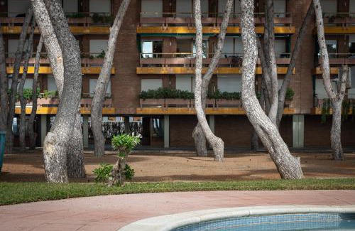 Torredembarra Apartment | AT080 Pins, comunidad con piscina en 1ra línea de la playa