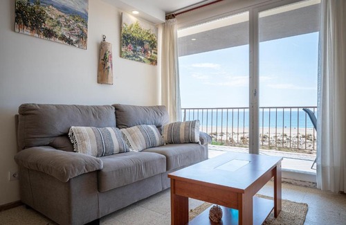 Torredembarra Apartment | AT111 Vistas frontales a la playa la Paella