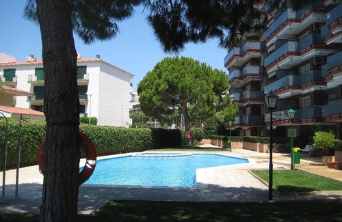 Torredembarra Apartment | AT121 PROTOMAR: Apartment with communal pool a few meters from the beach
