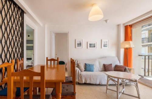 Torredembarra Apartment | AT129 Apartamento en primera línea de la playa