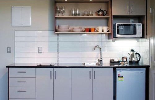 Riccarton Hotel | Athena Motel
