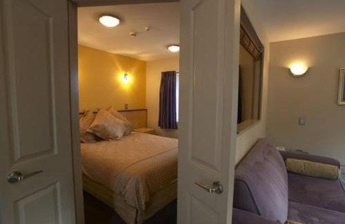 Riccarton Hotel | Athena Motel