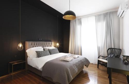 Omonia Apartment | Athenian Apartment in the center with Jacuzzi