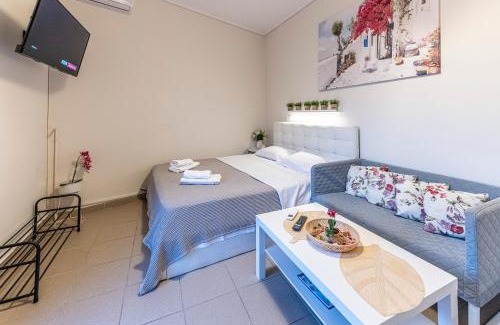 Plaka Apartment | Athens Acropolis House