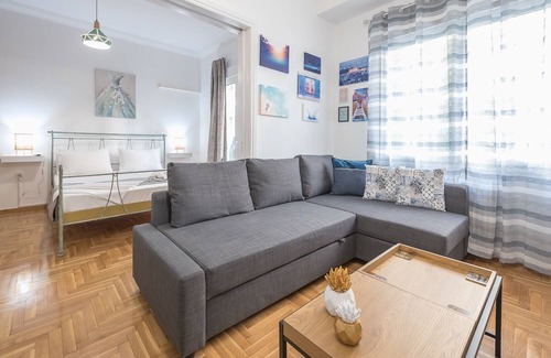Ampelokipoi Apartment | Athens Bright Suite by CloudKeys