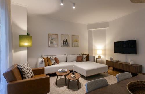 Kinosargous Apartment | Athens Hidden Gem - Elegant 2 Bedroom Flat