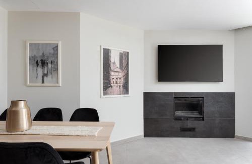 Zografos Apartment | Athens Luxury Ethereal View