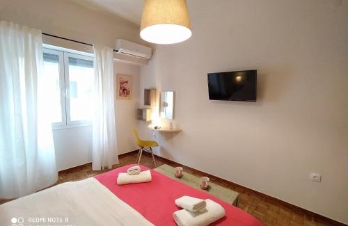 Neapoli Apartment | Athens Lycabettus Luxurious Loft