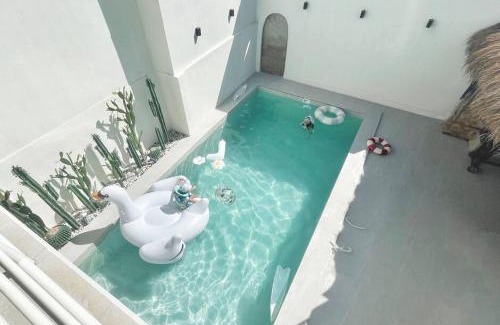 Maribago Villa | Athens Pool Villa