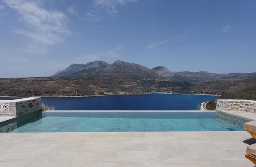 Limeni House | ATHINA-APEA Villas
