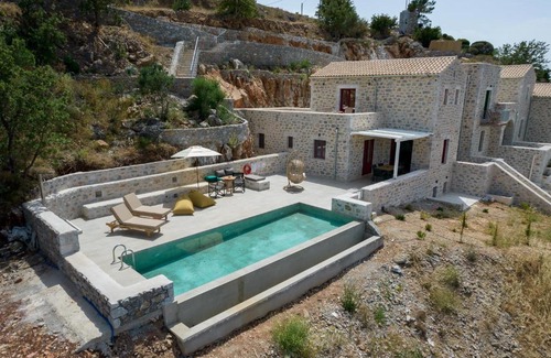 Limeni House | ATHINA-APEA Villas