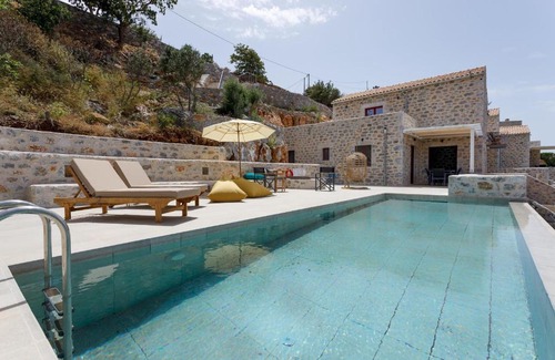 Limeni House | ATHINA-APEA Villas