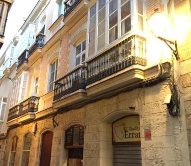 Old Town Apartment | Atico soleado y céntrico