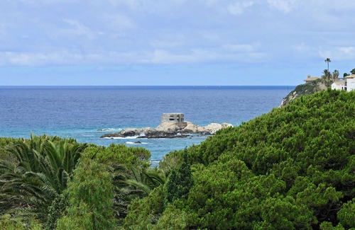 Atlanterra Villa | Atlanterra Beach House - comfort & luxury - 4 min walk to beach with no stairs!