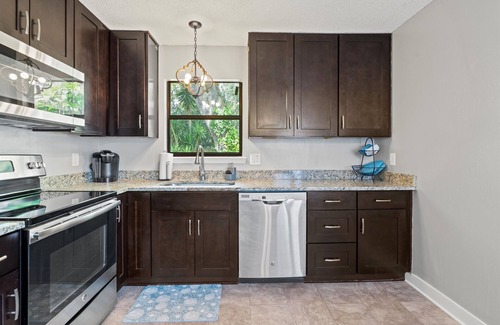 North Beach House | Atlantic Beach Getaway Modern 3 Bed 2 Bath