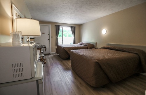 Berry Mills Hotel | Atlantic Motel