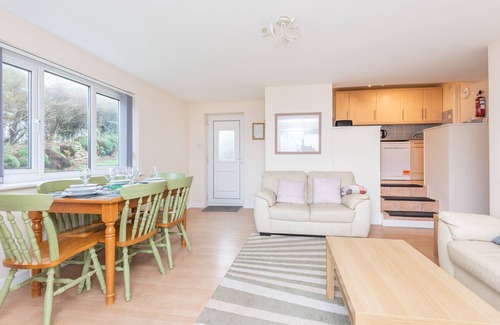 Trenance Cottage | Atlantic View, Mawgan Porth with sea views