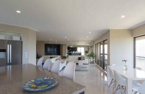 Surfers Paradise Apartment | ATLANTIS GOLD COAST - 2BR Suite, ATLANTIS GOLD COAST Residential Resort - 2BR Suite