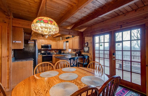 Boone Cabin | Atop Boone - Sleeping Loft, Pet Friendly, Jacuzzi Tub, large deck with great views!
