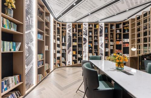 Wuzhong Hotel | Atour Hotel Suzhou University Town Yuexi Subway Station