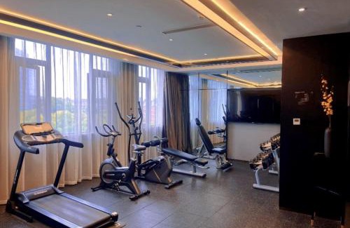 Wuzhong Hotel | Atour Hotel Suzhou University Town Yuexi Subway Station