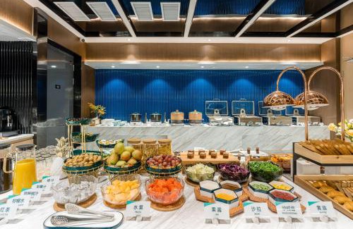 Wuzhong Hotel | Atour Hotel Suzhou University Town Yuexi Subway Station