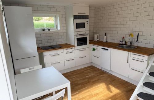 Olofstorp Apartment | Attefallshus nära både natur och Göteborg