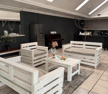 Garsfontein Bed & Breakfast | Atterbury Value Bed and Breakfast